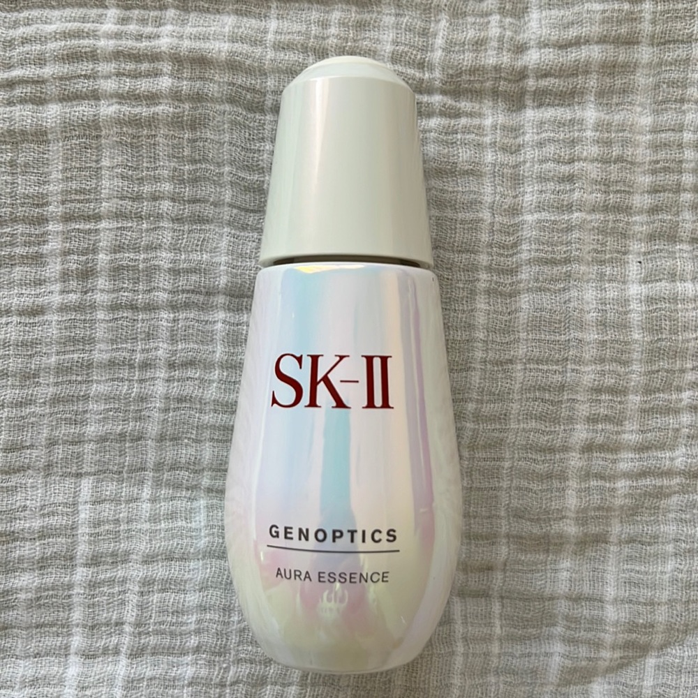 SK-II genoptics aura essence